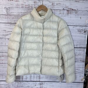 Uniqlo Ultra Light Down Women’s M Packable Quilted Puffer Jacket Snaps Cream